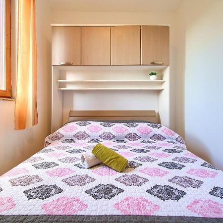 Rasopasno Apartment With Terrace And Private Parking Exterior foto