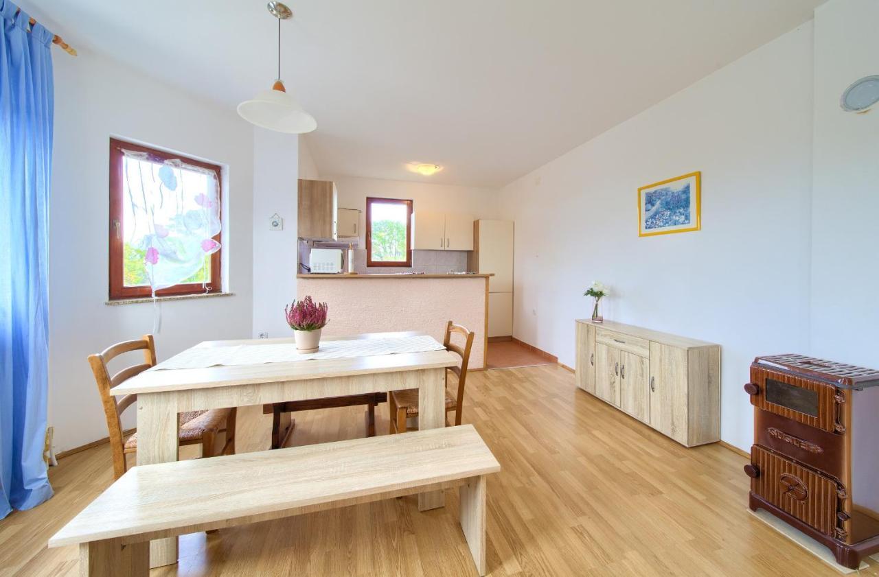Rasopasno Apartment With Terrace And Private Parking Exterior foto